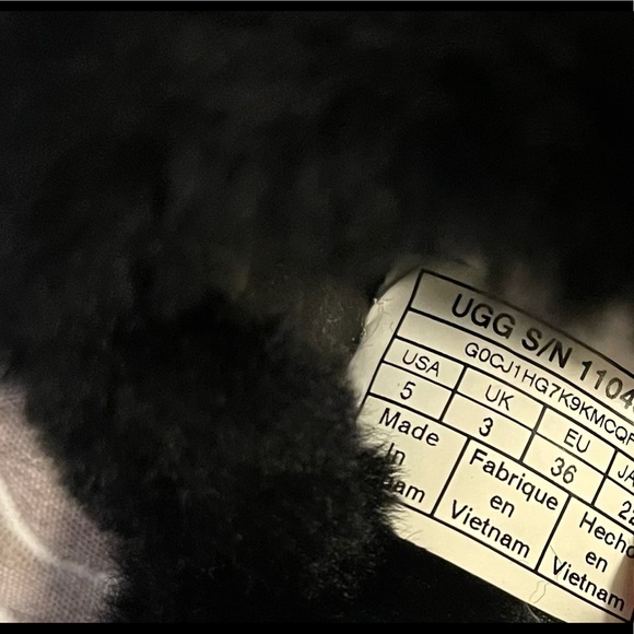 UGG Slides - Picture 4 of 4